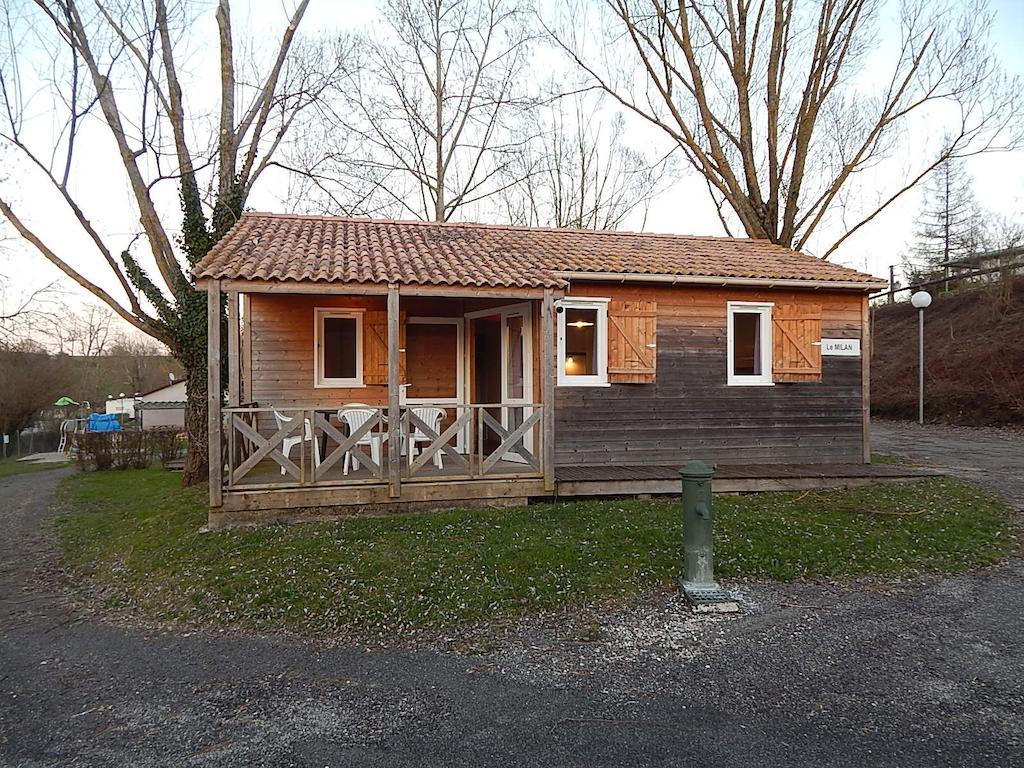 Отель Camping Du Moulin Meyrieu-les-Etangs Экстерьер фото