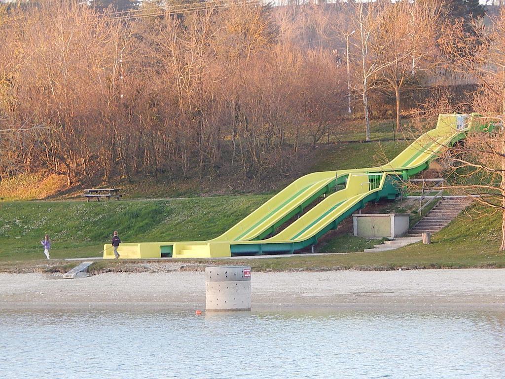 Отель Camping Du Moulin Meyrieu-les-Etangs Экстерьер фото